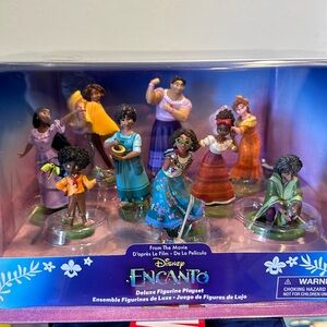 New Disney Encanto Deluxe Figuring Playset